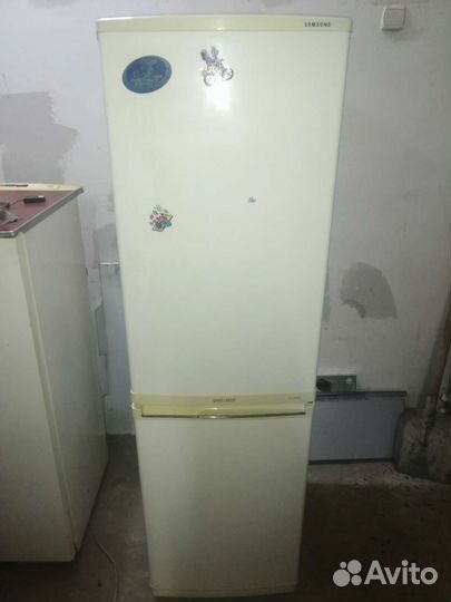 Холодильник Samsung узкий