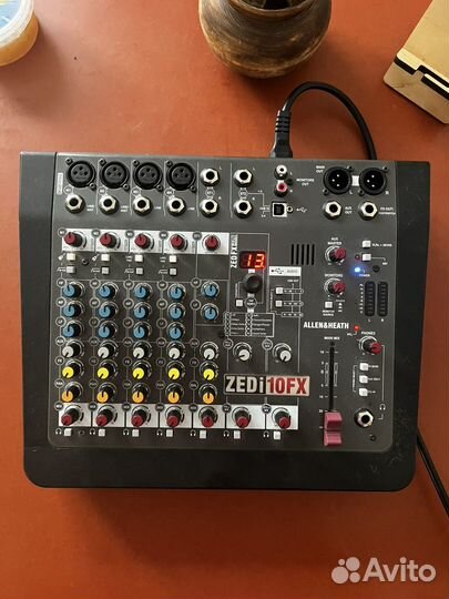 Allen & Heath ZEDi-10FX