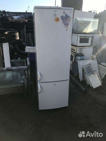 Холодильник Бирюса