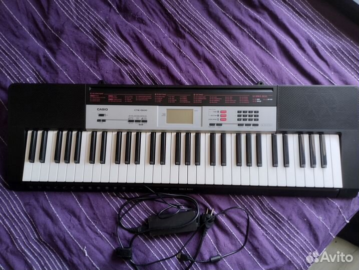 Цифровое пианино (синтезатор)