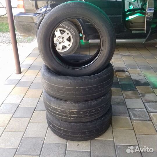 Bridgestone Ecopia EP200 205/60 R16 и 205/60 R16 92R