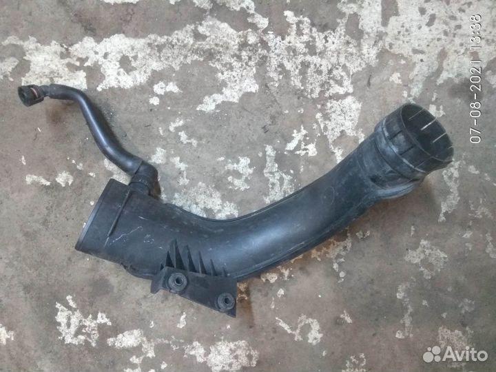 Патрубок моторного отсека Форд Мондео 2012 год