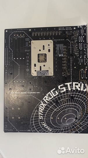 Материнская asus ROG strix X670E-A gaming wifi