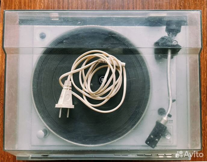 Виниловый проигрыватель