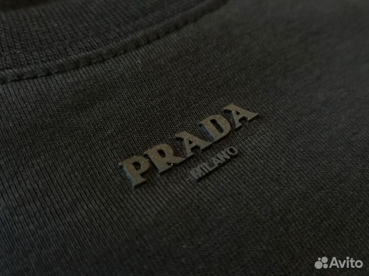 Футболка Prada