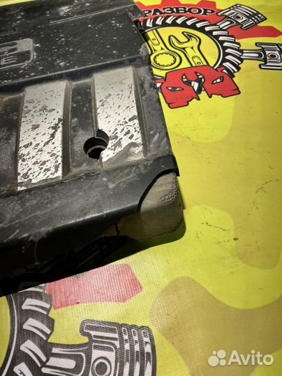 Декоративная накладка двигателя Chevrolet Epica