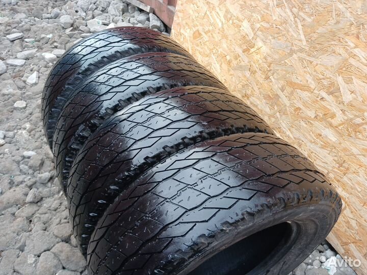 Bridgestone Duravis R630 215/70 R15C