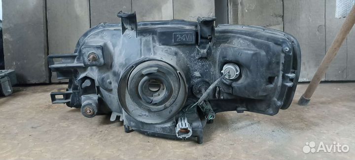 Фара Nissan cube