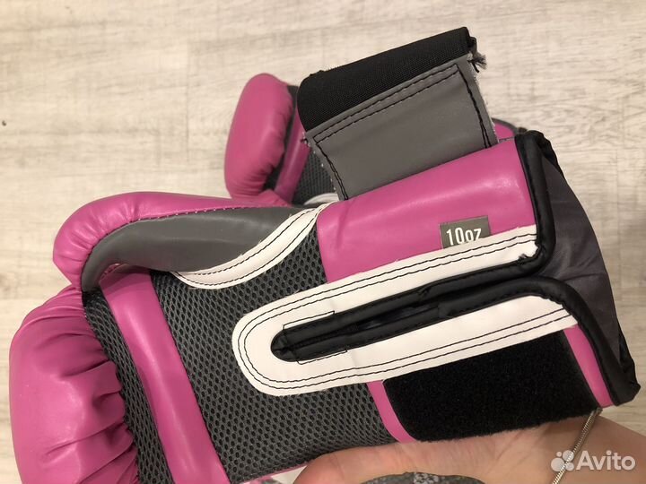 Боксерские перчатки