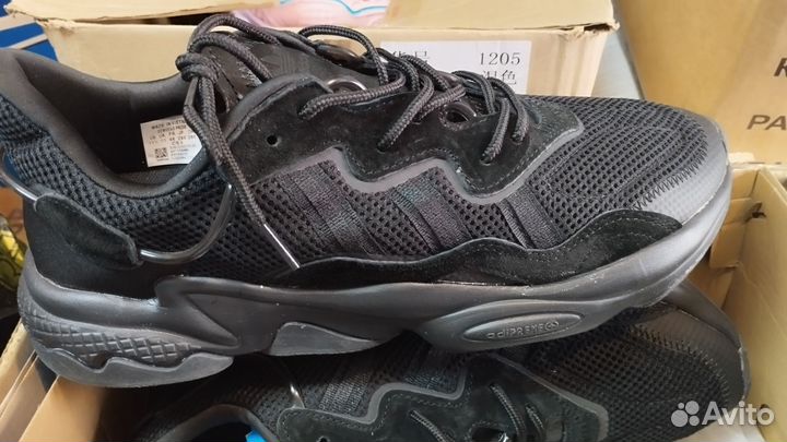 Кроссовки adidas ozweego. великаны