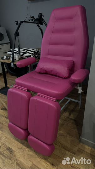 Педикюрное косметологическое кресло