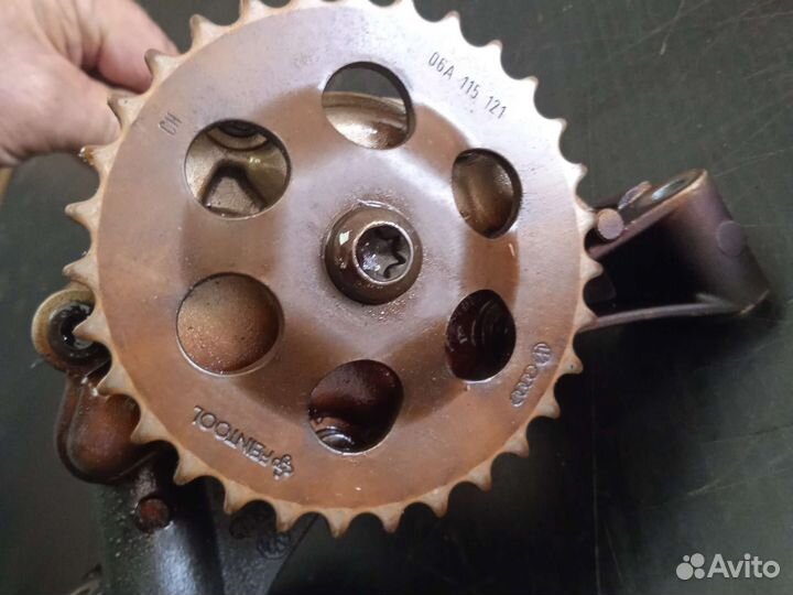 Масляный насос VAG 06A115105B