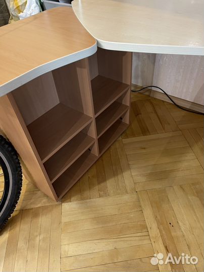 Школьный уголок