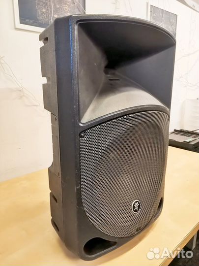 Активная колонка Mackie TH-12A