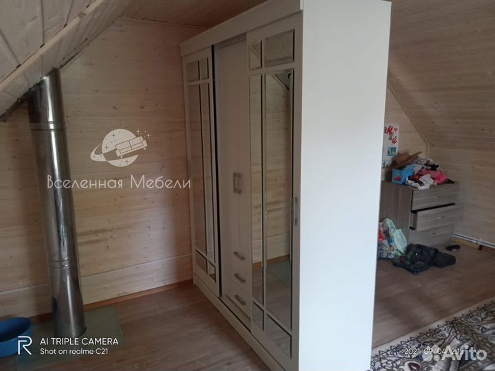 Шкаф купе с зеркалом