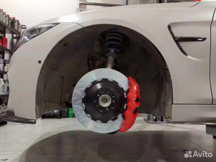 Тюнинг тормоза VW Golf GTI 7 Brembo M6 перед