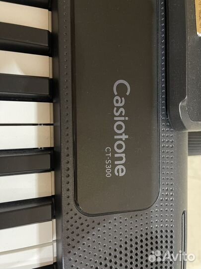 Синтезатор casio st s300 наушники и подставка