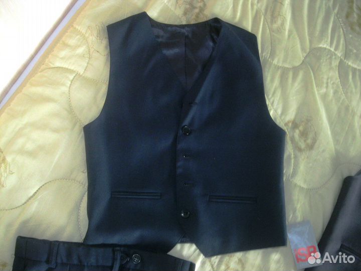 Костюмы новые двойка 134 жилет+брюки сер и синий