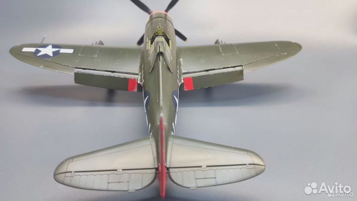 Модель самолета P-47 Thunderbolt 1/48