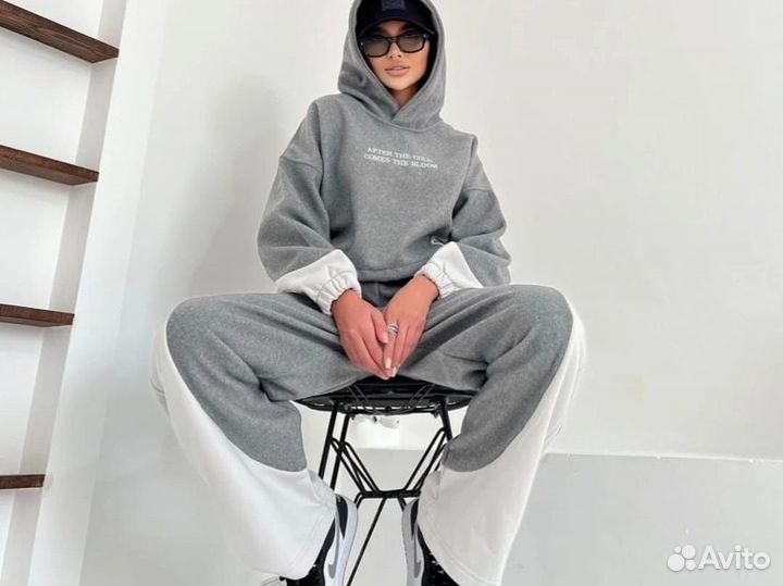 Костюм женский