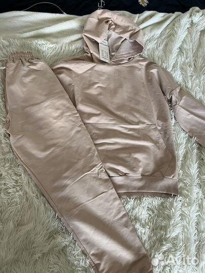 Спортивеый костюм женский