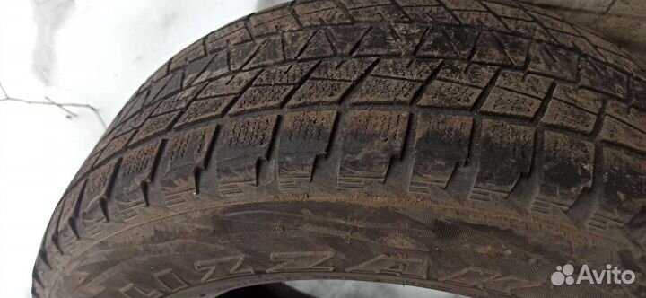 Bridgestone Blizzak DM-V2 265/65 R17