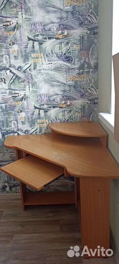 Компьютерный стол