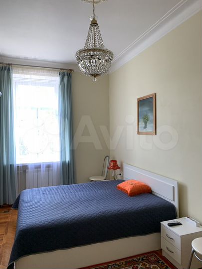 2-к. квартира, 42 м², 3/3 эт.