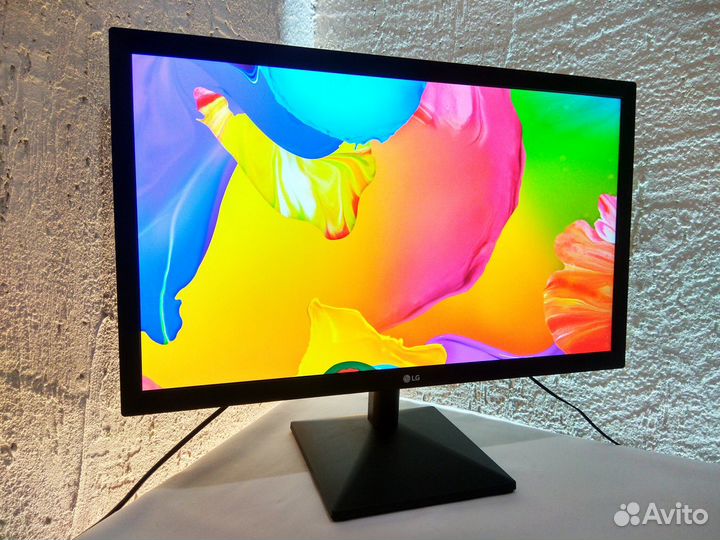 Монитор LG: 22
