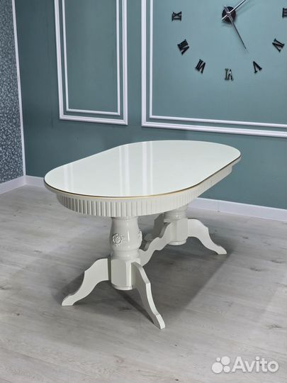 Столы и стулья