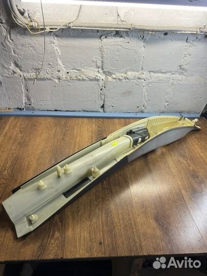 Накладка на стойку кузова правая Volvo Xc90