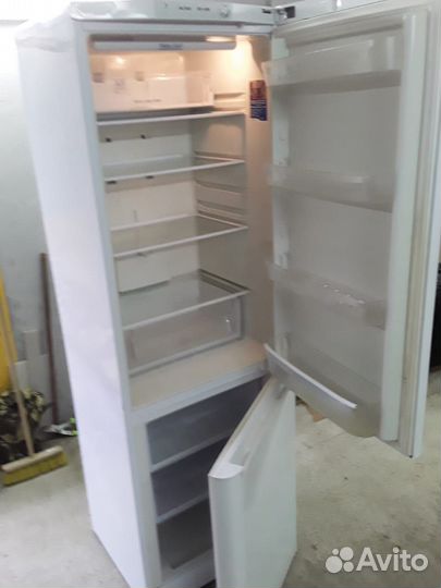 Продам холодильник на запчасти