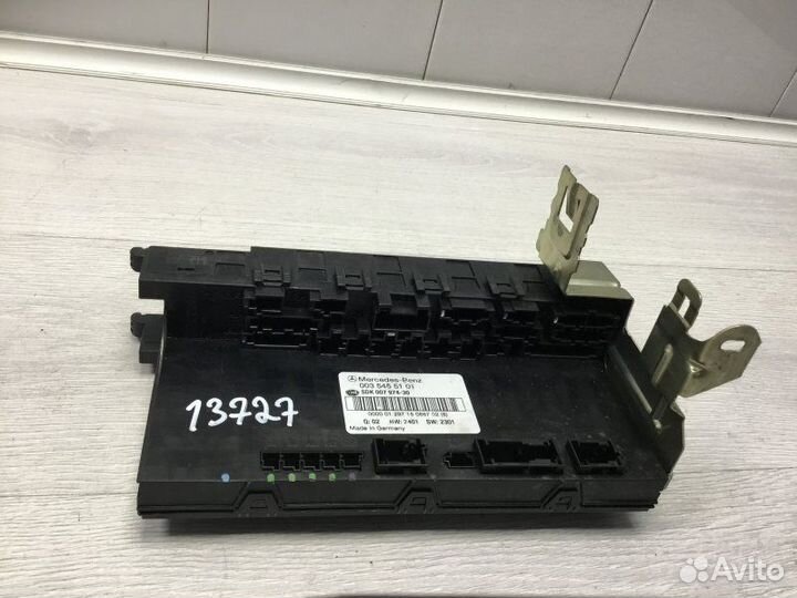 Блок реле и предохранителей Mercedes-Benz C-Class