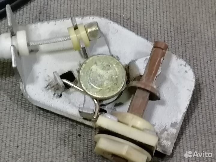 Тросик лючка топливного бака Nissan Wingroad Y11