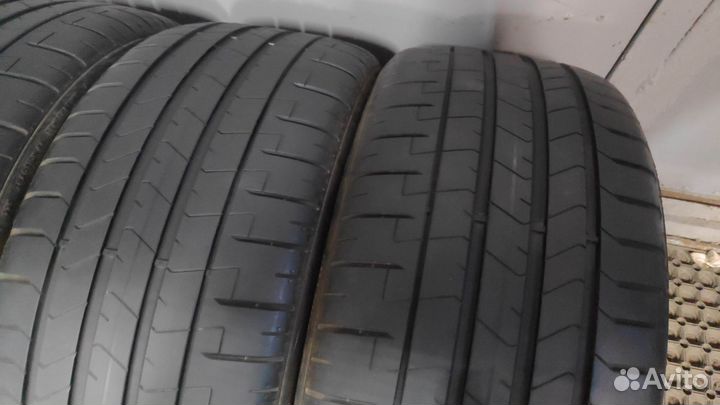 Pirelli P Zero PZ4 245/35 R19 93Y