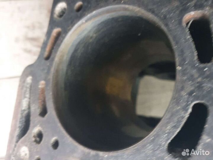 Блок цилиндров Мазда 626 2.0