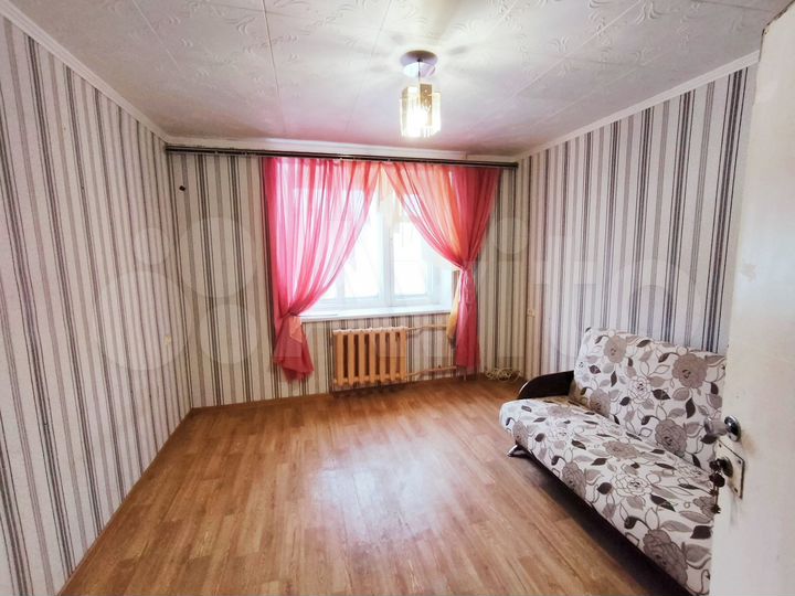 Комната 13 м² в 8-к., 7/9 эт.