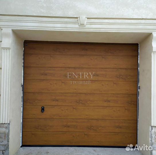 Секционные ворота