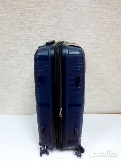 Новые чемоданы из полипропилена