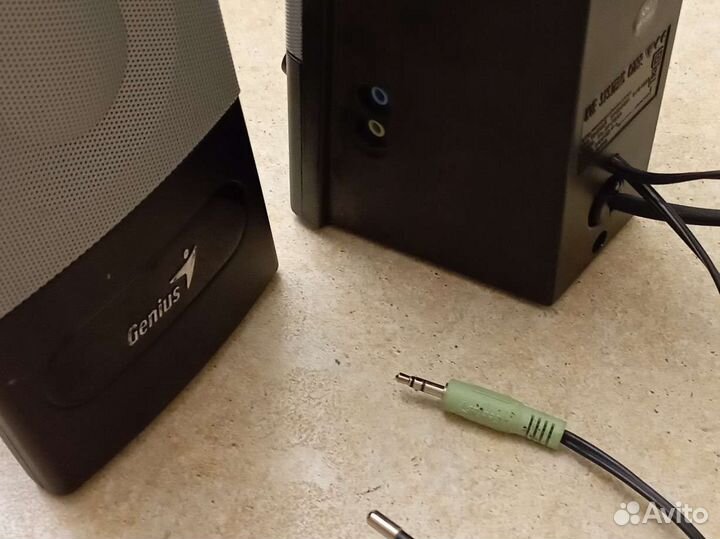 Акустические колонки Genius