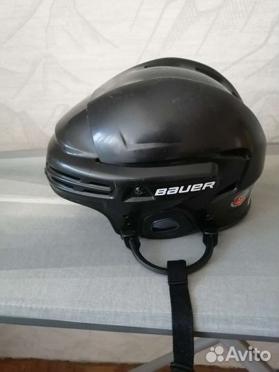 Хоккейный шлем