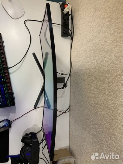 Монитор изогнутый Samsung C24F396FHI