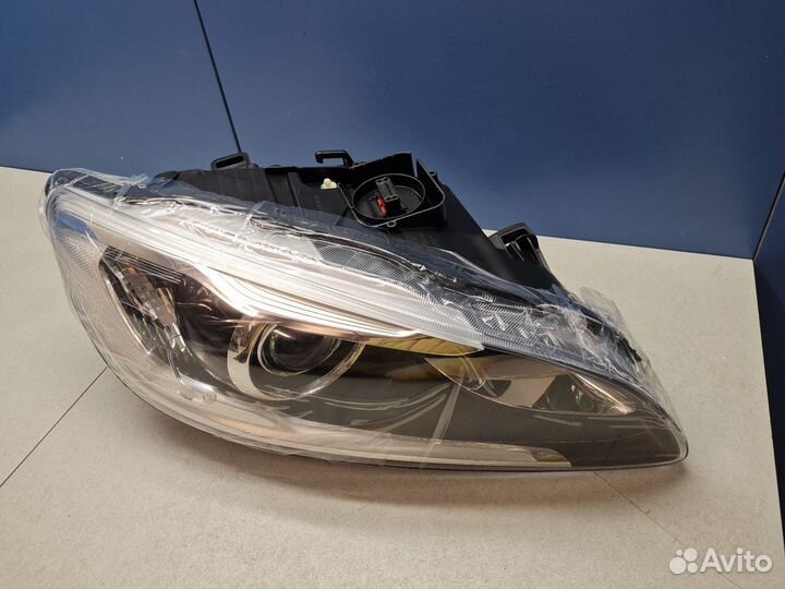Фара правая Volvo S60 2010-2018