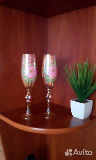Бокалы для вина новые