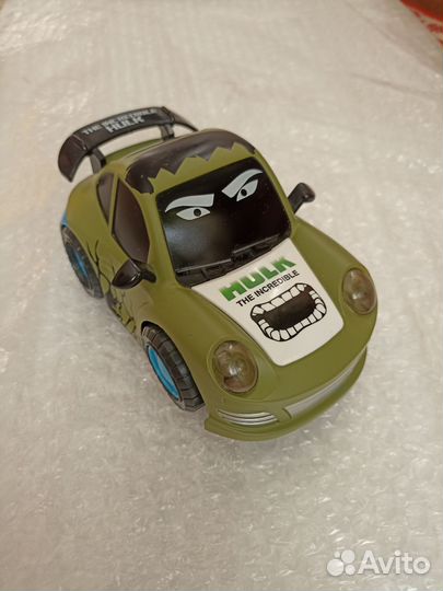 Машинка со звуковыми и световыми эфектами