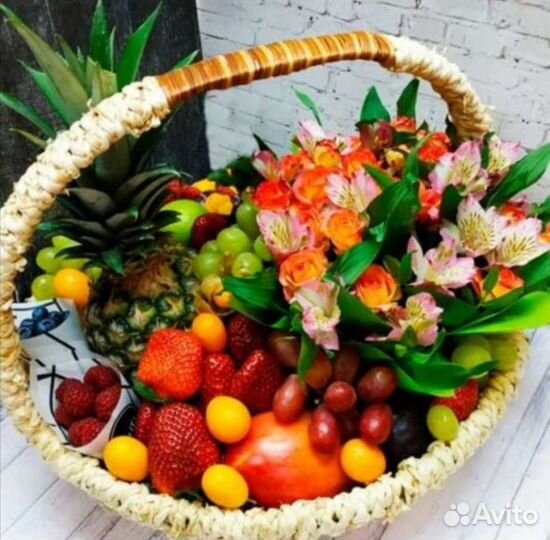 Корзина с Фруктами, Ягодами,Цветами