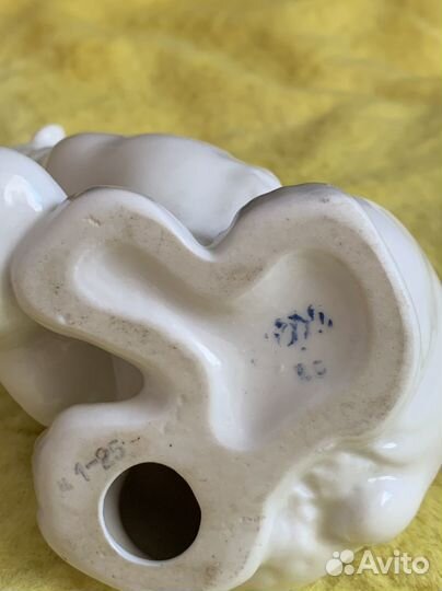 Статуэтка белый медведь