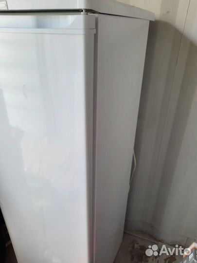Холодильник Саратов (на запчасти )