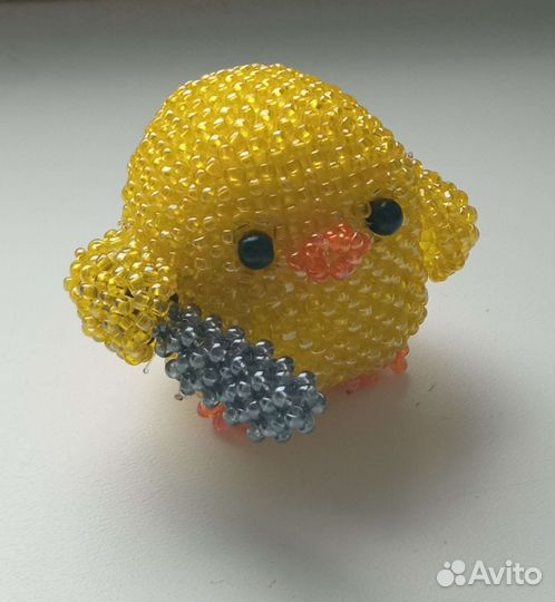 Фигурка из бисера цыплёнок