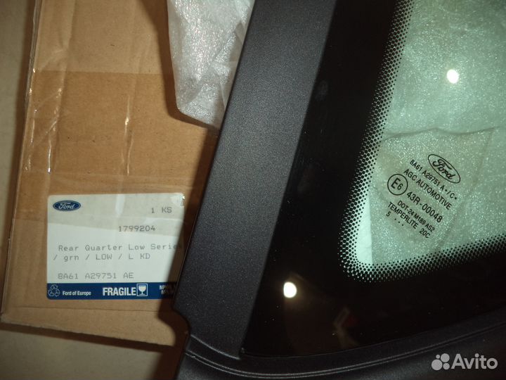 Стекло кузовное глухое левое Форд Фиеста 08